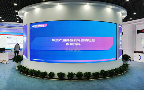 展厅大屏幕用拼接屏好还是led屏好？