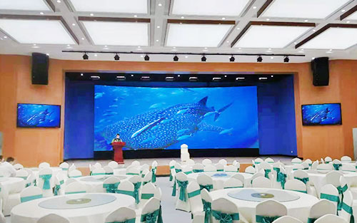 全彩led屏幕多少钱一平方？